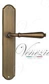 Дверная ручка Venezia на планке PL02 мод. Classic (мат. бронза) проходная